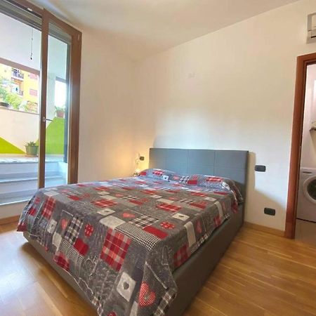 Apartamento Conte Rosso House, Con Doppia Terrazza In Coorte Tranquilla A Due Passi Da Stazione E Metropolitana Lambrate Milán Exterior foto