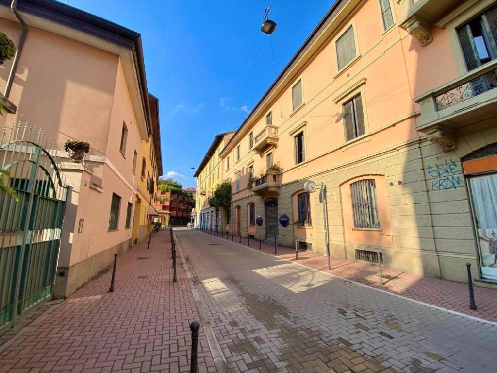 Apartamento Conte Rosso House, Con Doppia Terrazza In Coorte Tranquilla A Due Passi Da Stazione E Metropolitana Lambrate Milán Exterior foto